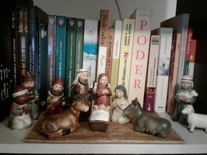 Pesebre, muñeco y árbol Navidad Usado