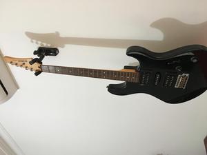 Guitarra eléctrica yamaha erg 121