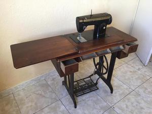 Maquina de coser Antigua SINGER