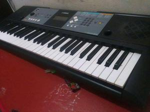 Vendo teclado Yamaha E233 NEGOCIABLE