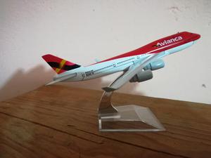 Aeromodelo Avianca Boring 747