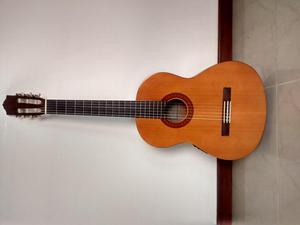 Guitarra Yamaha electroacústica CX40 Forro, afinador,