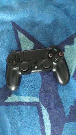 Se Vende Play 4usado