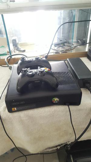 Xbox 360 Slim con Disco 250g 31 Juegos