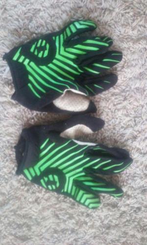 Guantes sixsixone para BMXbiciross