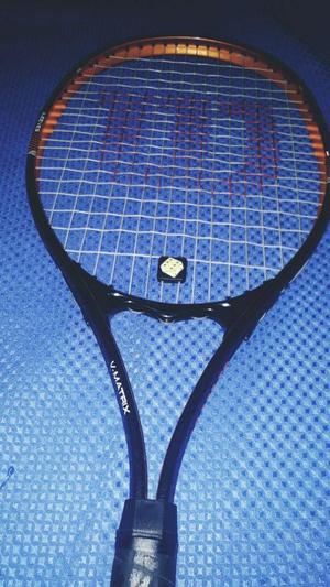 Raqueta de Tenis Wilson Vmatrix poco uso estuche y