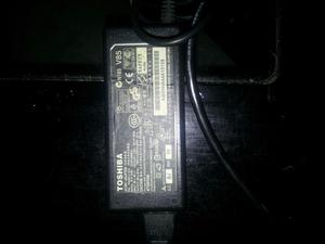 Vendo Cargador para Portátil Toshiba