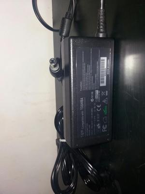 Cargador nuevo de Portatil Toshiba