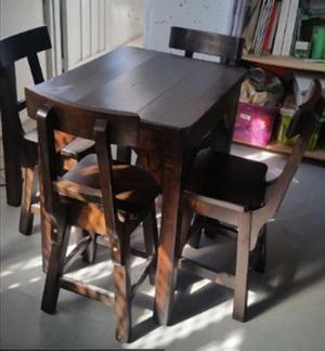 mesa madera de 60x70 cm con 4 sillas