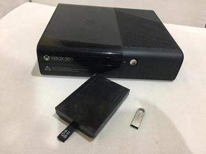 Xbox 360 Slim con disco duro, memoria y juegos originales