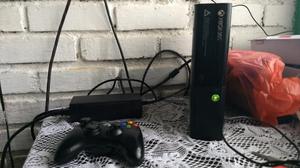 Xbox 360 Super Slim con Disco de 320 Gb