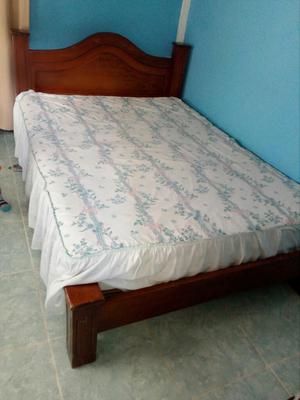 Hermosa Cama 140 en Madera