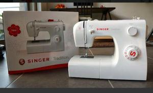 Maquina de coser SINGER  NUEVA