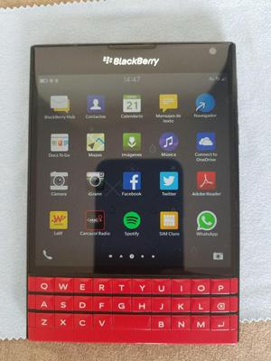 Vendo Blackberry passport special red edition!!