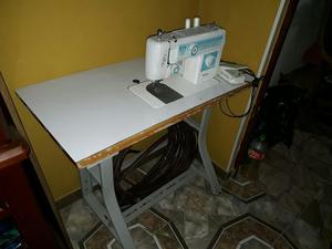 Vendo Maquina de Coser Familiar Electric