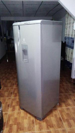 Vendo Nevera super nuevecita para estrenar !!!