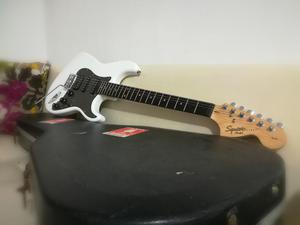Guitarra Fender Squier Stratocaster Hss