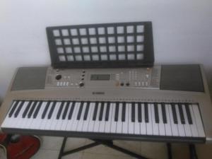 Organeta Yamaha PSR E 313 teclado sensible 5 octavas