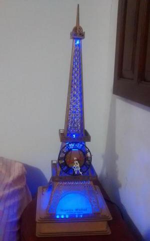 Torre Eiffel Iluminada