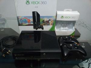 Xbox 360 Super Slim Como Nueva Con Dos Controles