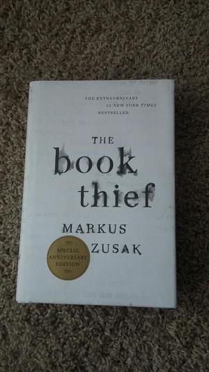 Libro book Thief Mark Zusak