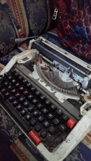 Maquina de Escribir Antigua