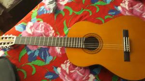 Se Vende Gitarra Yamaha C40