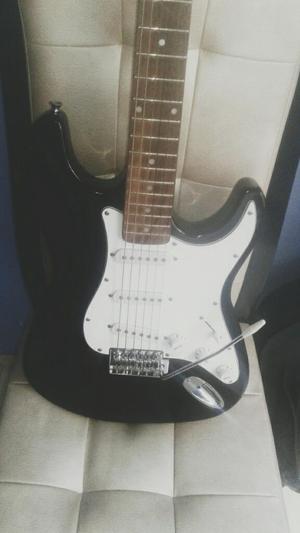 Guitarra Electrica Stratocaster Y Forro