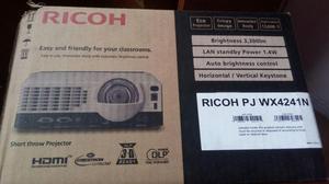 Proyector Ricoh Full HD excelente precio nuevo