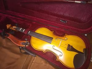 Violin 4\4 Poco Uso