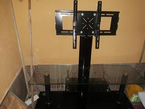 Mesa de Vidrio con Soporte para Tv.