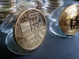 Moneda Conmemorativa Bitcoin Dorada Original En Estuche