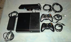 Xbox 360e con Todos Sus Accesorios Perfe