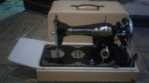 Maquina de Coser Como Nueva