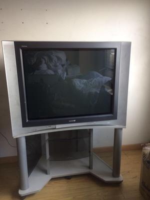 TV Sony con mueble