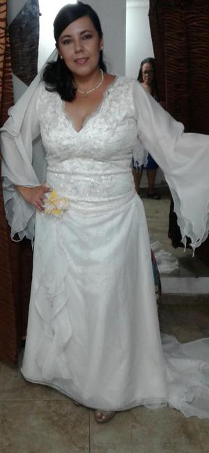Hermoso vestido de novia, excelente calidad en telas, talla