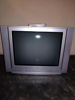 Vendo barato televisor LG de 21 pulgadas pantalla plana