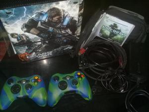 XBOX 360 SUPER ESLIN CON 2 CONTROLES FORROS CABLE HDMI 10 CD