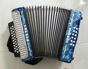 Acordeón Azul Marca Hohner Iii Coronas