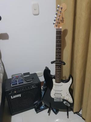 Guitarra Fender Squier Ampli Pedal