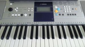 Organeta Yamaha PSR E 323