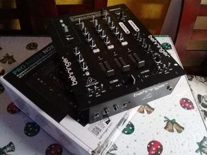 MIXER BEHRINGER NOX 303 USB CON SALIDAS BALANCEADAS Y FADER