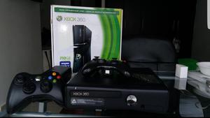 Xbox 360 Slim 250 Gb con 2 Controles