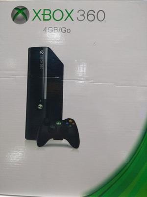 Xbox 360 Ultra Slim con 1 Control Y 5 Cd