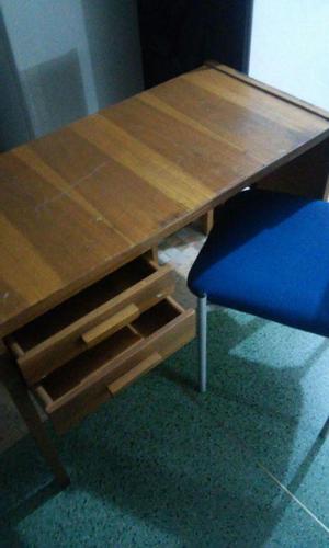 ESCRITORIO EN MADERA CON SILLA