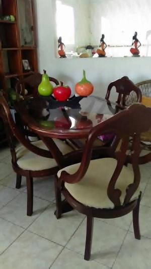 VENDO JUEGO DE COMEDOR EN MADERA DE 4 PUESTOS