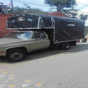 chevrolet c30 en estacas con freno de aire - Medellín