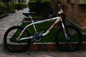 Bicicleta Bmx Cromada - Funza