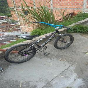 Bicicleta con Buenos Componentes.re Mela - Dosquebradas
