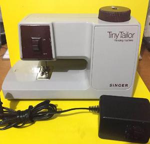 Mini Maquina De Coser Singer Tiny Tailor M100a Usada -